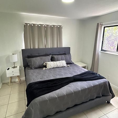 Apartment In Hollywood Close To Shops & Beach 110 المظهر الخارجي الصورة