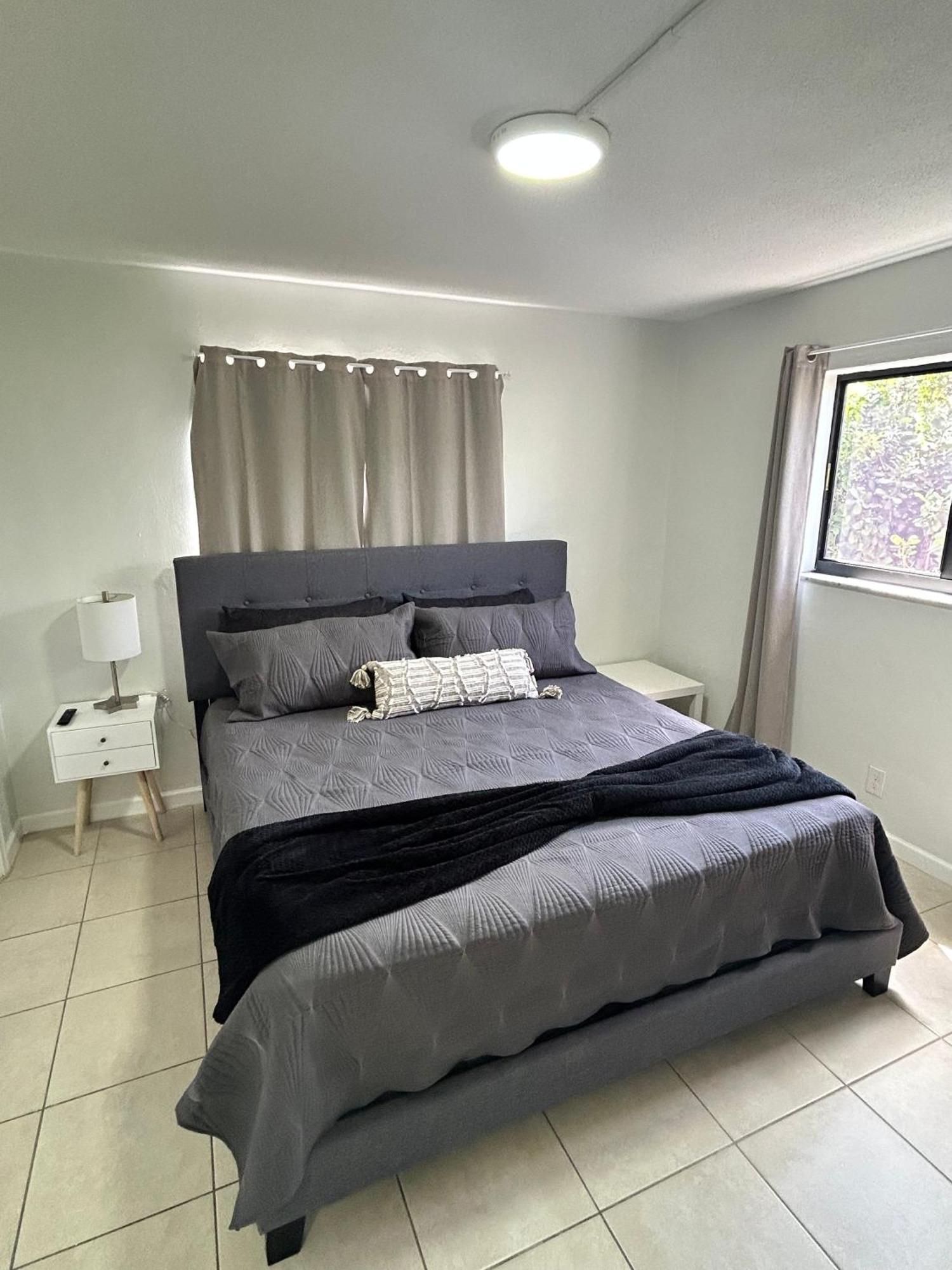 Apartment In Hollywood Close To Shops & Beach 110 المظهر الخارجي الصورة
